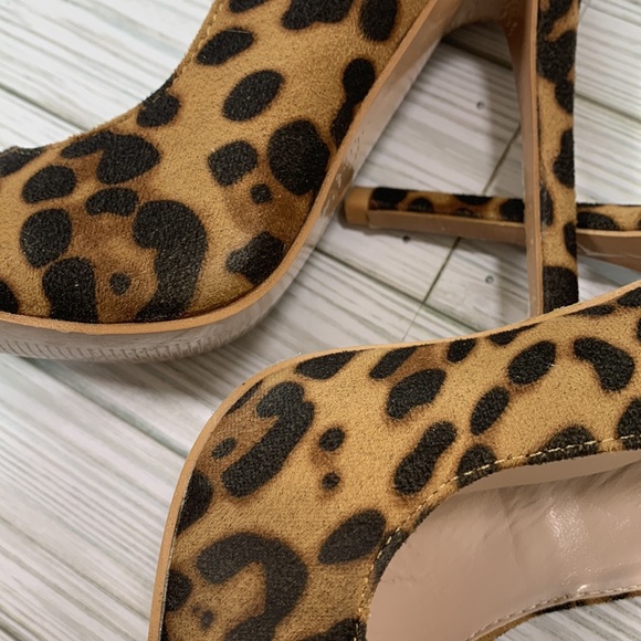 Lala Ikai leopard print high heels - Picture 6 of 10